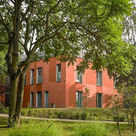 Chummy House מלון דירות 3*