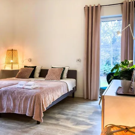 Chummy House מלון דירות 3*