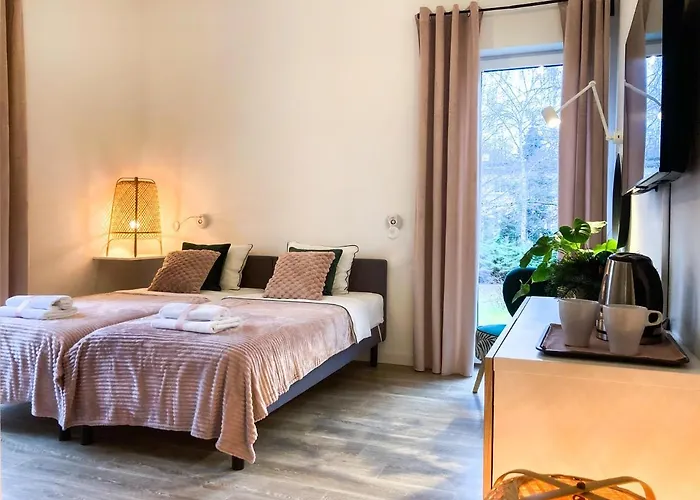 Chummy House מלון דירות 3*