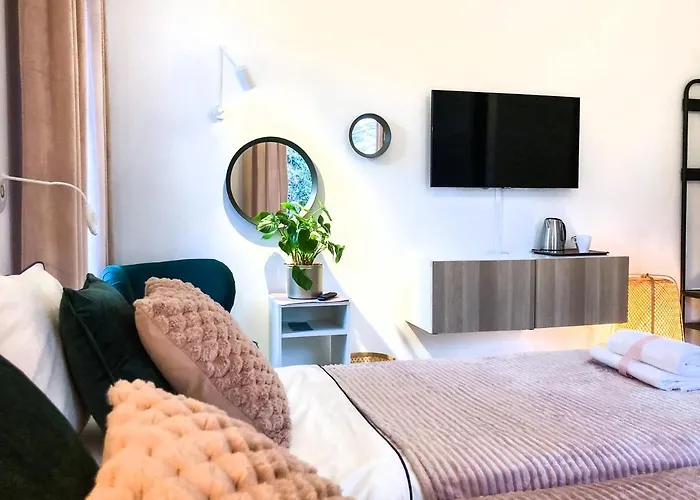 מלון דירות Chummy House 3*