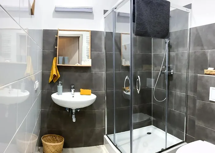 מלון דירות Chummy House 3*